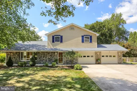 100 Wedgewood Cir, Etters, PA 17319
