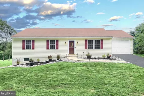 10 Edith Dr, Windsor, PA 17366 photo 3