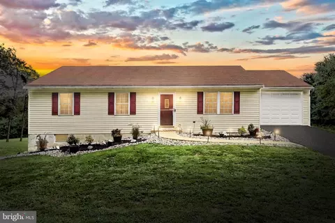 10 Edith Dr, Windsor, PA 17366