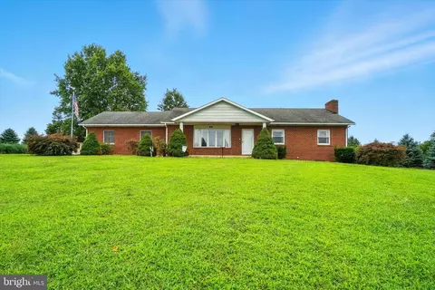 838 Delta Rd, Red Lion, PA 17356