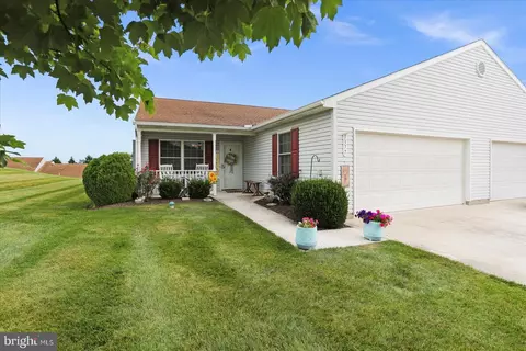 1377 Chami Dr #167, Spring Grove, PA 17362