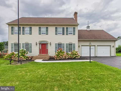 1977 Bretton Ln, York, PA 17408