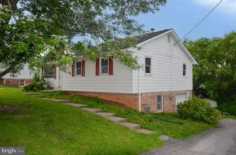 2287 Grandview Rd, Hanover, PA 17331