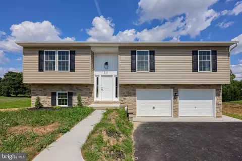 6030 Deborah Dr, Spring Grove, PA 17362