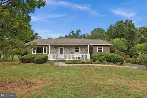 135 Redstone Dr, York Haven, PA 17370