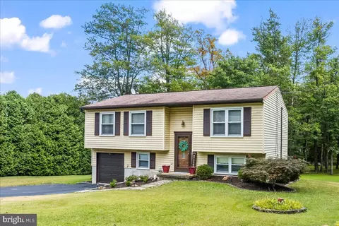 111 Saint George Dr, Dillsburg, PA 17019