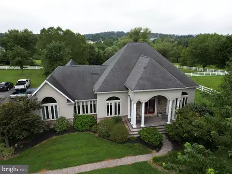1342 Marburg Rd, Spring Grove, PA 17362