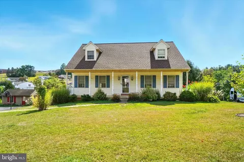136 Teila Dr, Dallastown, PA 17313