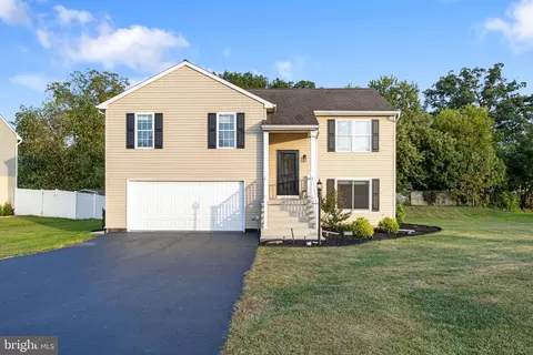 3251 Grey Fox Cir, Dover, PA 17315