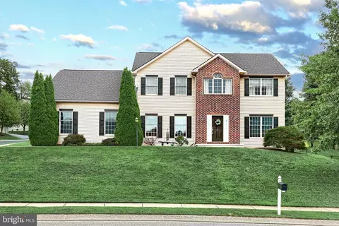 5 Winterberry Ln, Etters, PA 17319