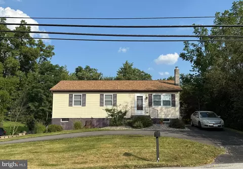 2856 W Canal Rd, Dover, PA 17315