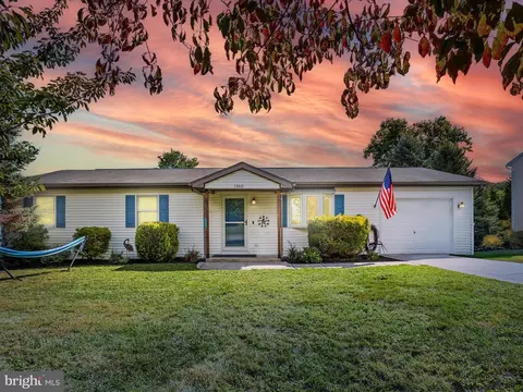 1360 Grandview Rd, Hanover, PA 17331