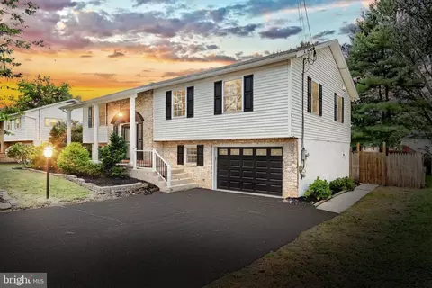 65 Baugher Dr, Hanover, PA 17331