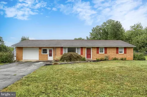 37 Warrington Rd, Dillsburg, PA 17019