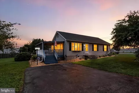 1484 Fire Hall Rd, Spring Grove, PA 17362
