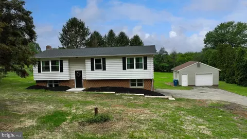 2208 Keeney Rd, Spring Grove, PA 17362