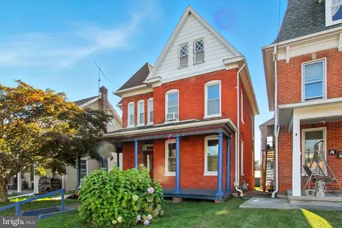 46 N Main St, Spring Grove, PA 17362