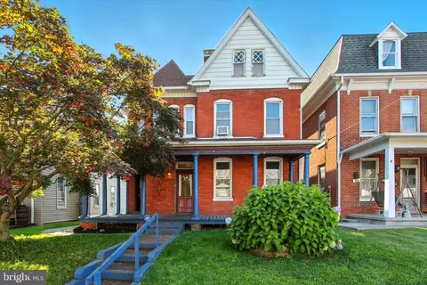 46 N Main St, Spring Grove, PA 17362