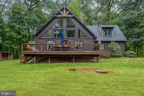 9353 Camp Rd, Red Lion, PA 17356