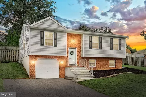 470 Crossing Way, Manchester, PA 17345