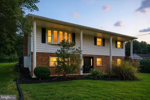 5206 Rockery Rd, Spring Grove, PA 17362