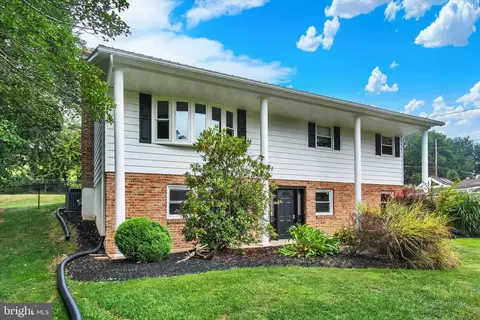 5206 Rockery Rd, Spring Grove, PA 17362 photo 2