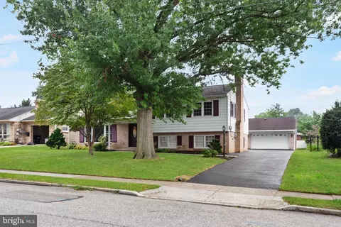 207 Mckinley Ave, Hanover, PA 17331