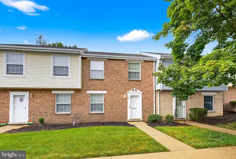 16 Williamstown Cir, York, PA 17404