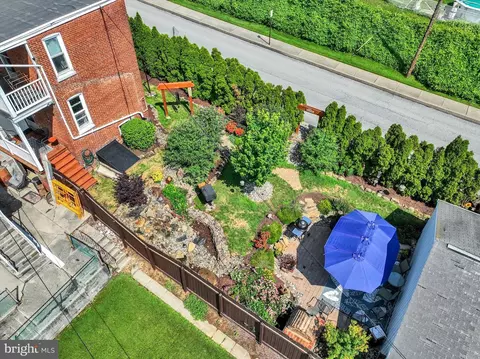 29 N East St, Spring Grove, PA 17362