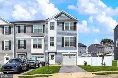 37 Coop Ln, Hanover, PA 17331
