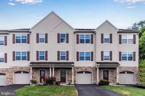 288 Fieldstone Ct #103, New Cumberland, PA 17070