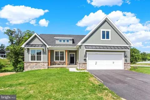 109 Onyx Dr #38, Hanover, PA 17331