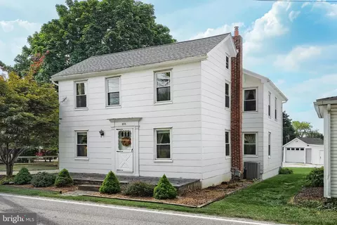 855 Greenbriar Rd, York, PA 17404