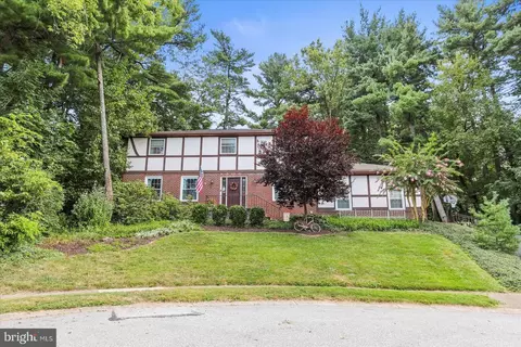 565 Maywood Rd, York, PA 17402