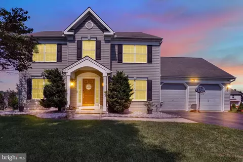 65 Angela Ln, York, PA 17402