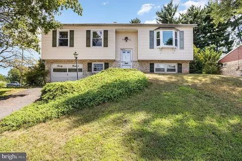 2400 Ramblewood Rd, York, PA 17408