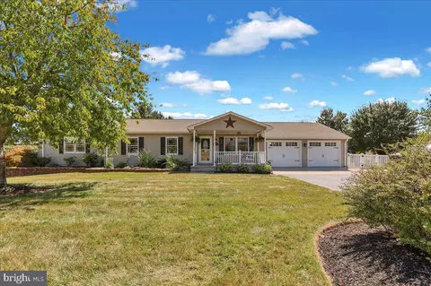 41 Michelle Way, Hanover, PA 17331