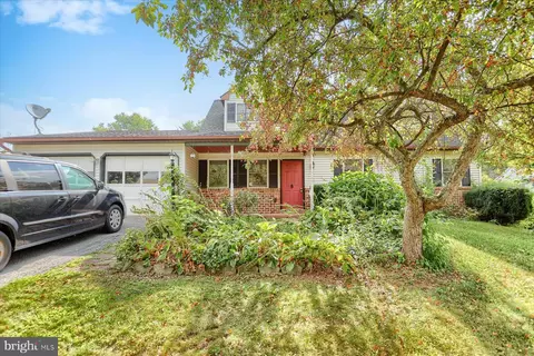 10 Winter Dr, Dillsburg, PA 17019
