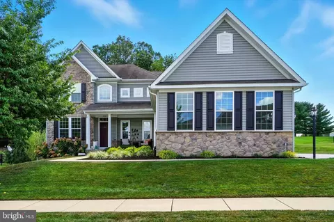 1031 Countryside Rd, Seven Valleys, PA 17360