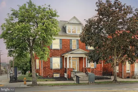 335 Broadway, Hanover, PA 17331 photo 1