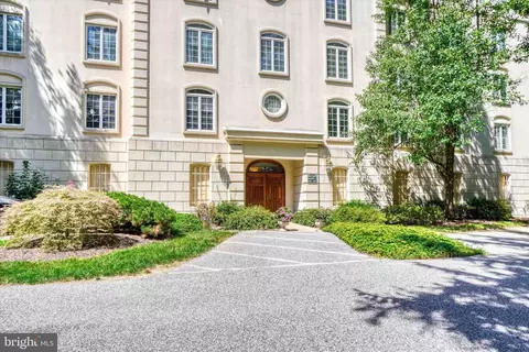 2025 Queen St S #231, York, PA 17403