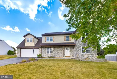 123 Winston Dr, York, PA 17408
