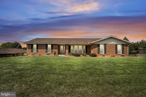 811 Shenandoah Ln, York, PA 17404