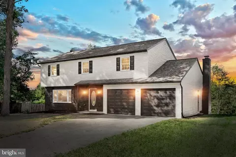662 Ensminger Dr, York, PA 17407