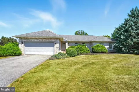 3621 Rock Creek Dr, Dover, PA 17315