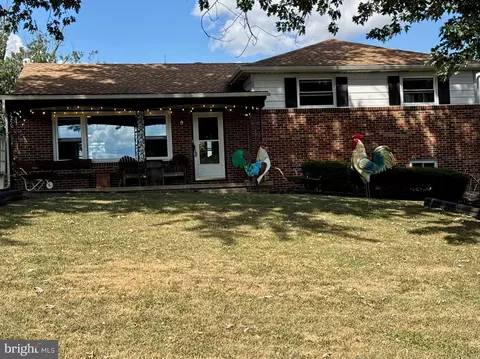 9161 Yellow Church Rd, Seven Valleys, PA 17360