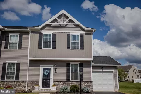 2635 Brownstone Dr, Dover, PA 17315