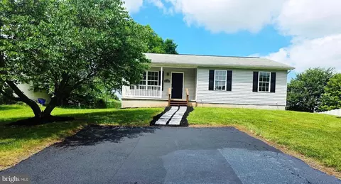2939 Solar Dr, Dover, PA 17315