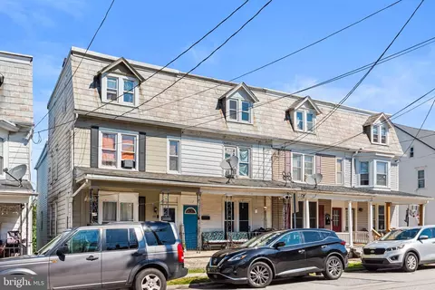 127 W Gay St, Red Lion, PA 17356
