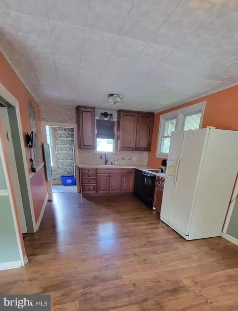 Entry Way - 8 E Main St, Windsor, PA 17366 photo 3 of 6